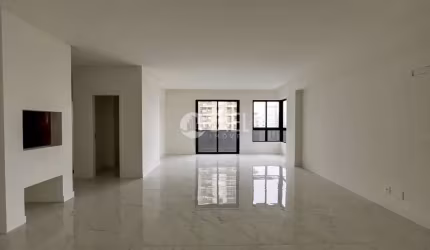 Um belo apto espaÇoso para vocÊ e sua famÍlia!!!!, Centro, Balneário Camboriú - SC