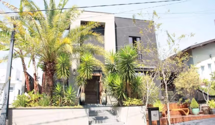Casa de Condomínio com 2 Quartos e 5 banheiros à Venda, 263 m²