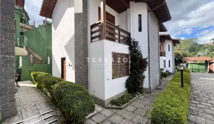Casa duplex geminada em apenas um lado, em condomínio / Bom Retiro - Teresópolis / Cód 5053