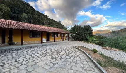 Sítio à venda, 3 quartos, 1 suíte, Pessegueiros - Teresópolis/RJ