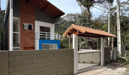 Casa à venda, 4 quartos, 4 suítes, 2 vagas, Granja Guarani - Teresópolis/RJ