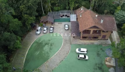 Casa à venda, 9 quartos, 30 vagas, Alto - Teresópolis/RJ