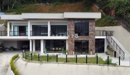 Casa em Condomínio à venda, 3 quartos, 3 vagas, Pimenteiras - Teresópolis/RJ
