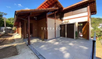Casa em Condomínio à venda, 3 quartos, 2 suítes, 1 vaga, Albuquerque - Teresópolis/RJ