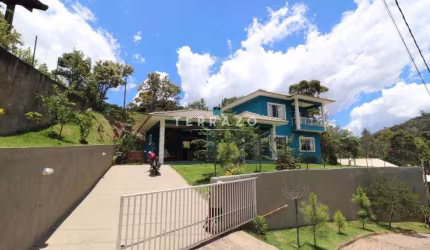 Casa com 4 quartos - 165 m² por R$ 990.000 - Vargem Grande - Teresópolis/RJ