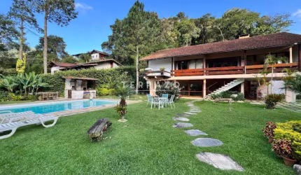 Casa à venda, 4 quartos, 2 suítes, 4 vagas, Carlos Guinle - Teresópolis/RJ