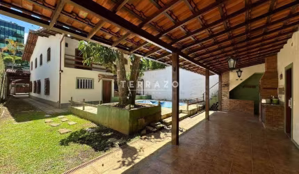 Casa para aluguel, 6 quartos, 3 suítes, 10 vagas, Várzea - Teresópolis/RJ