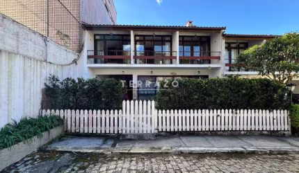 Casa em Condomínio à venda, 3 quartos, 1 suíte, 1 vaga, Alto - Teresópolis/RJ
