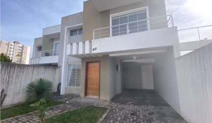 Sobrado semi mobiliado com três quartos
