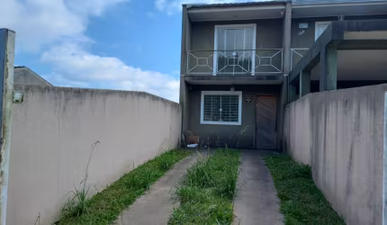 Sobrado com dois quartos em Contenda!