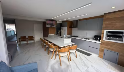 Linda casa com piscina aquecida e Jacuzzi no Condomínio Terra Nova