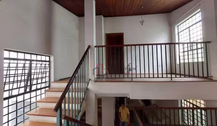 SALAS COMERCIAIS NA AVENIDA E CASA MAIOR NOS FUNDOS - AVENIDA GETÚLIO VARGAS - PAULÍNIA