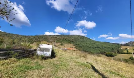 Sítio à Venda em Piracaia-SP: 8 Alqueires com Mata e Excelente Topografia