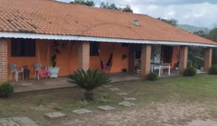 Casa em Condomínio com 4 Quartos e 4 Vagas - Atibaia-SP, Portão 230m²