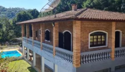 Chácara mobiliada à venda no bairro do Portão em Atibaia