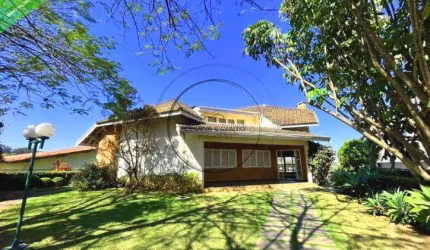 Espetacular Casa com 6 Quartos à Venda no Condomínio Marambaia, Vinhedo-SP