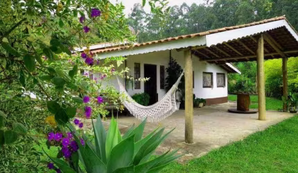 Linda Chácara em Piracaia: 1600m², Piscina, Lago, Poço