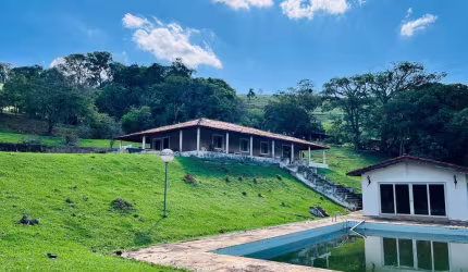 Sítio à Venda em Piracaia com 35000m² no perímetro urbano