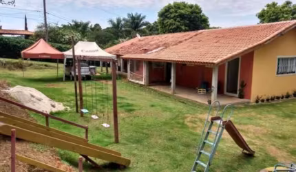 Chácara à venda em Atibaia-SP, bairro Estância Santa Maria do Laranjal ACEITA PERMUTA