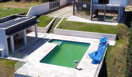 Linda chácara nova à venda dentro de Condomínio localizada em Piracaia