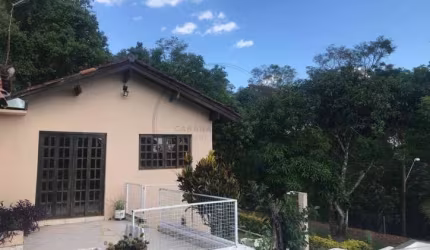 Chácara à Venda em Condomínio em Atibaia