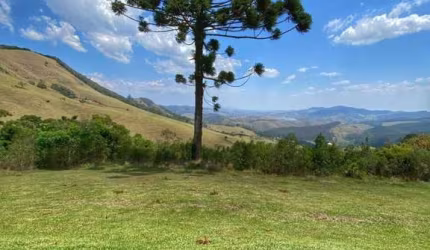 Fantástico Sítio a Venda com 29 Alqueires em Piracaia