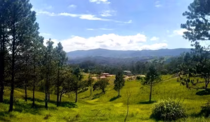 Terreno de 3.000m² em condomínio no bairro Portão, Atibaia-SP: sua oportunidade de viver com exclusividade!