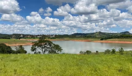 Sítio na represa com 22 mil metros em Piracaia