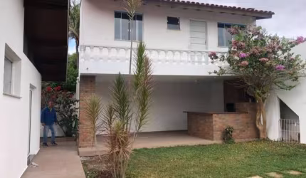 Oportunidade Casa Térrea reformada localizada na Região da Lucas