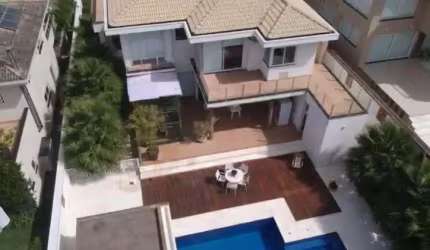 Casa em Condomínio à Venda em Bom Jesus dos Perdões