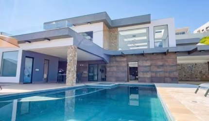 Casa em Condomínio Joanópolis-SP: 5 Quartos, 5 Suítes, 1 Sala, 7 Banheiros e 570m² de Área