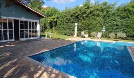 Chácara à venda em Bragança Paulista-SP, bairro Barreiro: 4 quartos, 1 suíte, 2 salas, 5 banheiros, 8 vagas, 350m².