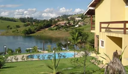 Chácara em Condomínio Fechado na Represa em Piracaia
