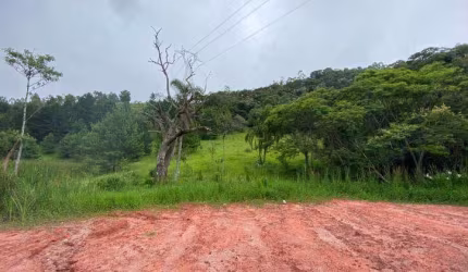 Terreno à Venda em Piracaia com 3 Alqueires (72.600m²), próximo do asfalto