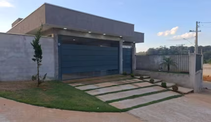 Casa à venda no bairro da Usina - Atibaia - Venha viver perto da represa