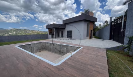 Chácara Nova com Arquitetura Moderna e Muito Sossego no bairro Jundiaizinho