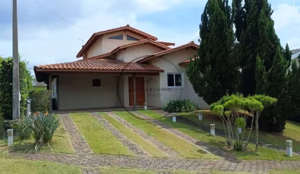 Casa à venda no Condomínio Figueira Garden em Atibaia