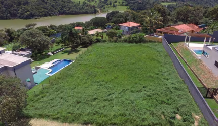 Terreno em condomínio com vista e acesso para represa - Joanópolis