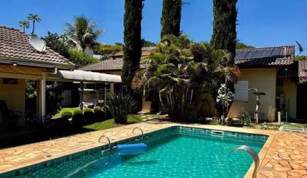 Excelente casa térrea à venda em Condomínio de Alto Padrão em Atibaia