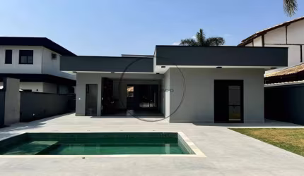Casa à Venda no Condomínio Residencial Shambala II - Atibaia - SP