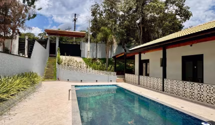 Casa de campo à venda no Jd. Estância Brasil em Atibaia - 544m²