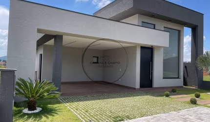 Casa térrea à venda em condomínio fechado Portal Lamis em Atibaia