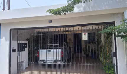 Casa Térrea próximo da Av. Timóteo Penteao
