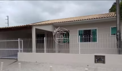 Casa à venda no bairro Madri - Palhoça/SC