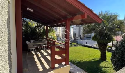 Casa à venda no bairro Itaguaçu - Florianópolis/SC