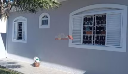 Belíssima Casa em Araucária no Porto das Laranjeiras
