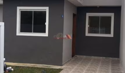Casa Frente para Rua no Bairro Campo do Santana