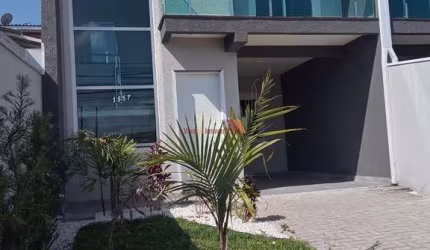 Belíssimo Sobrado Alto Padrão com Amplo Terreno e Edícula no Bairro Iguaçu, Araucária!