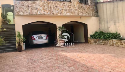 Sobrado com 3 dormitórios à venda, 253 m² por R$ 980.000,00 - Vila Cecília Maria - Santo André/SP