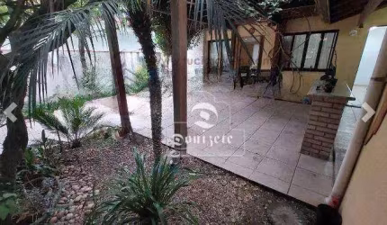 Sobrado com 3 dormitórios à venda, 295 m² por R$ 948.000,00 - Jardim - Santo André/SP